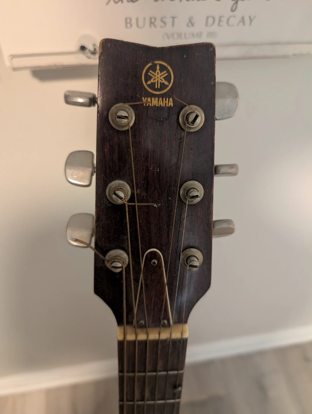 Yamaha FG-160 Acoustic Guitar - photo 2