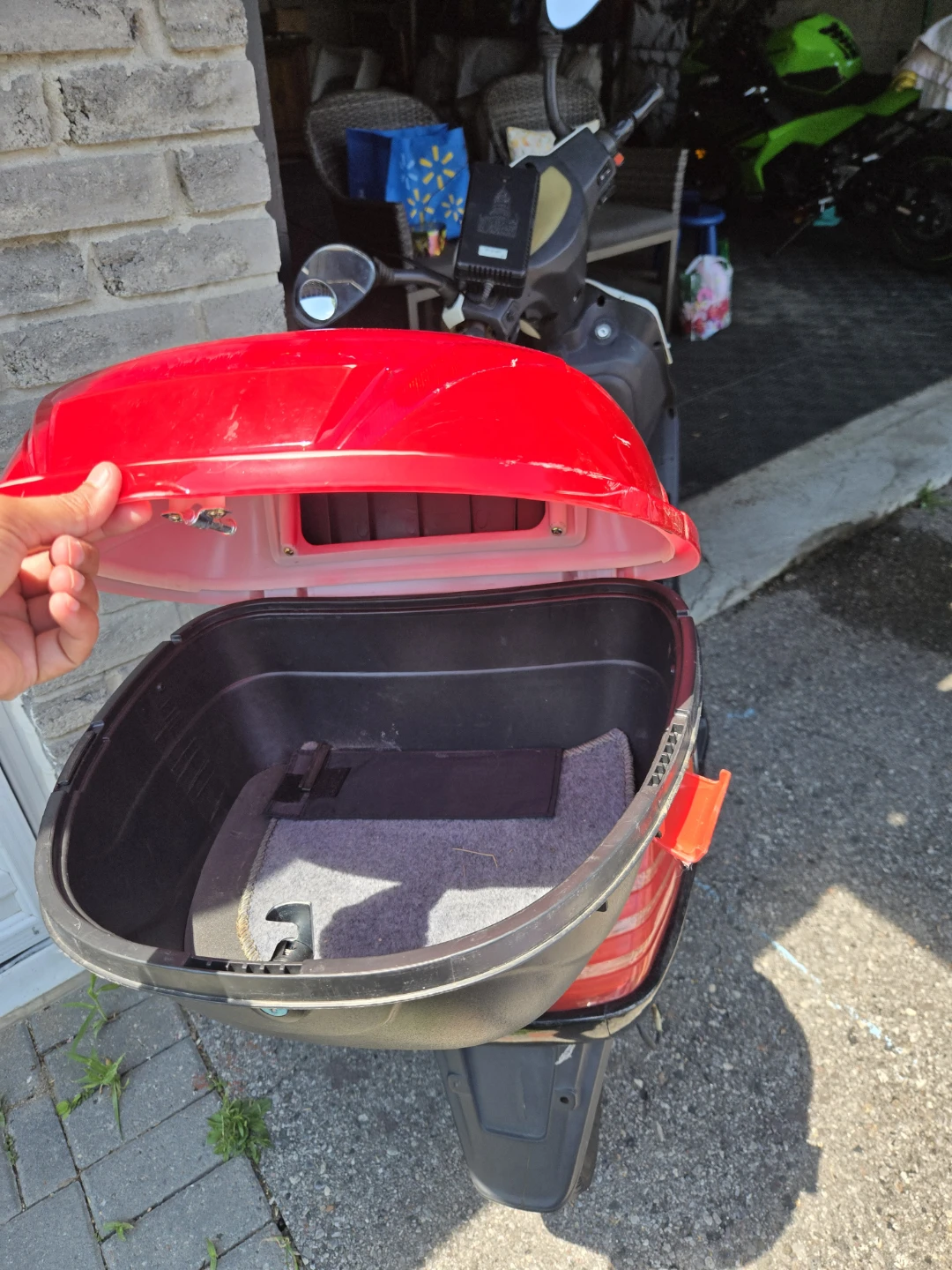 GIO Electric Scooter - photo 2