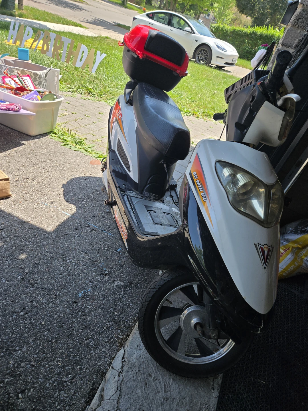 GIO Electric Scooter - photo 3