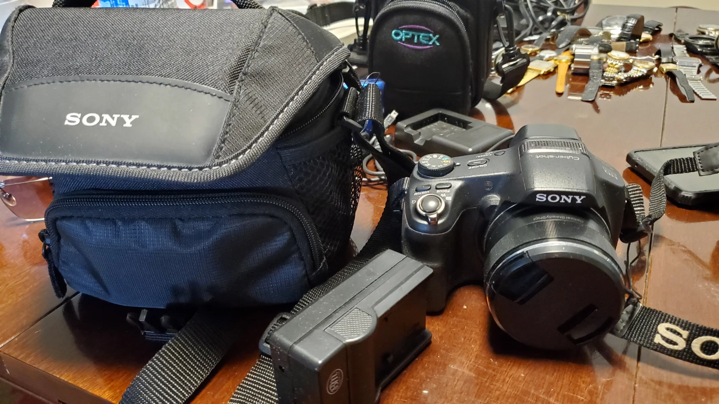 Sony Cyber-shot DSC-HX200V Digital Camera - photo 4