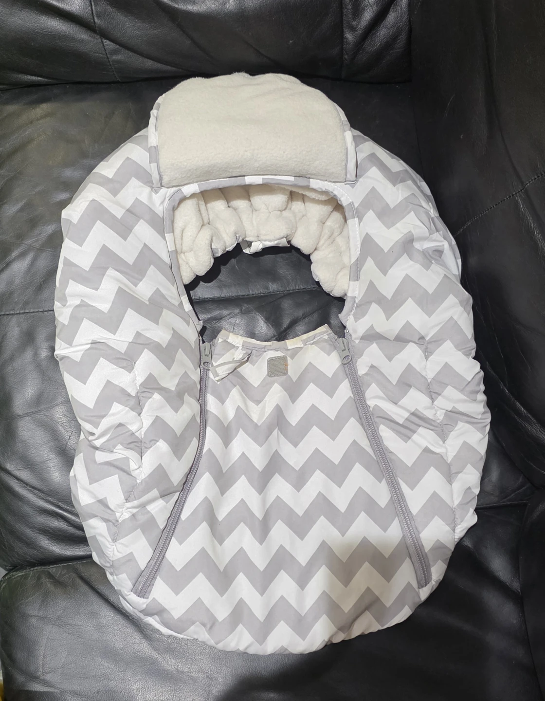 Like new Baby stroller and car seat Cover - photo 3