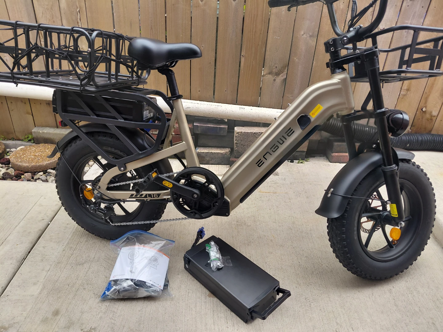 ENGWIE Electric Bike with Basket