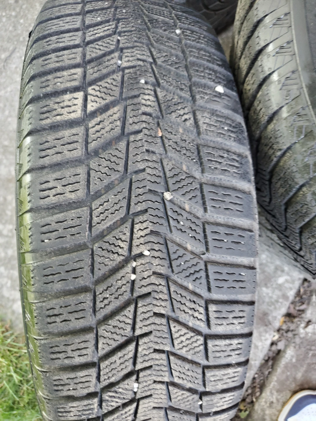 VW 5 X 112, 195/65/15 Continental winter tires and rims - photo 4