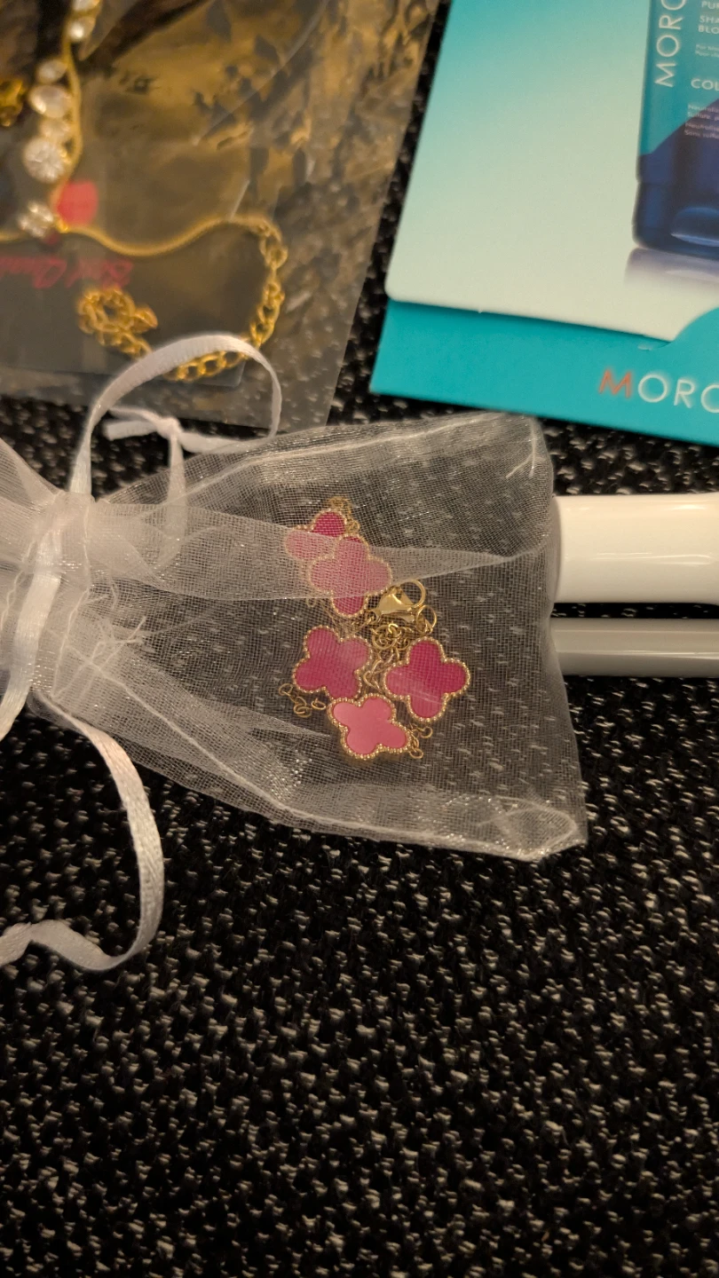Mixed Gift Bundle – Beauty, Jewelry & Cute Accessories - photo 2