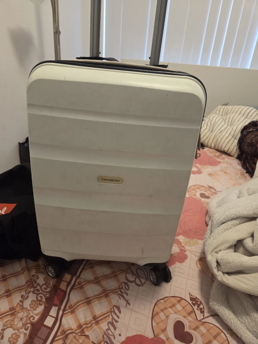 White Samsonite Carry-On Luggage - photo 2