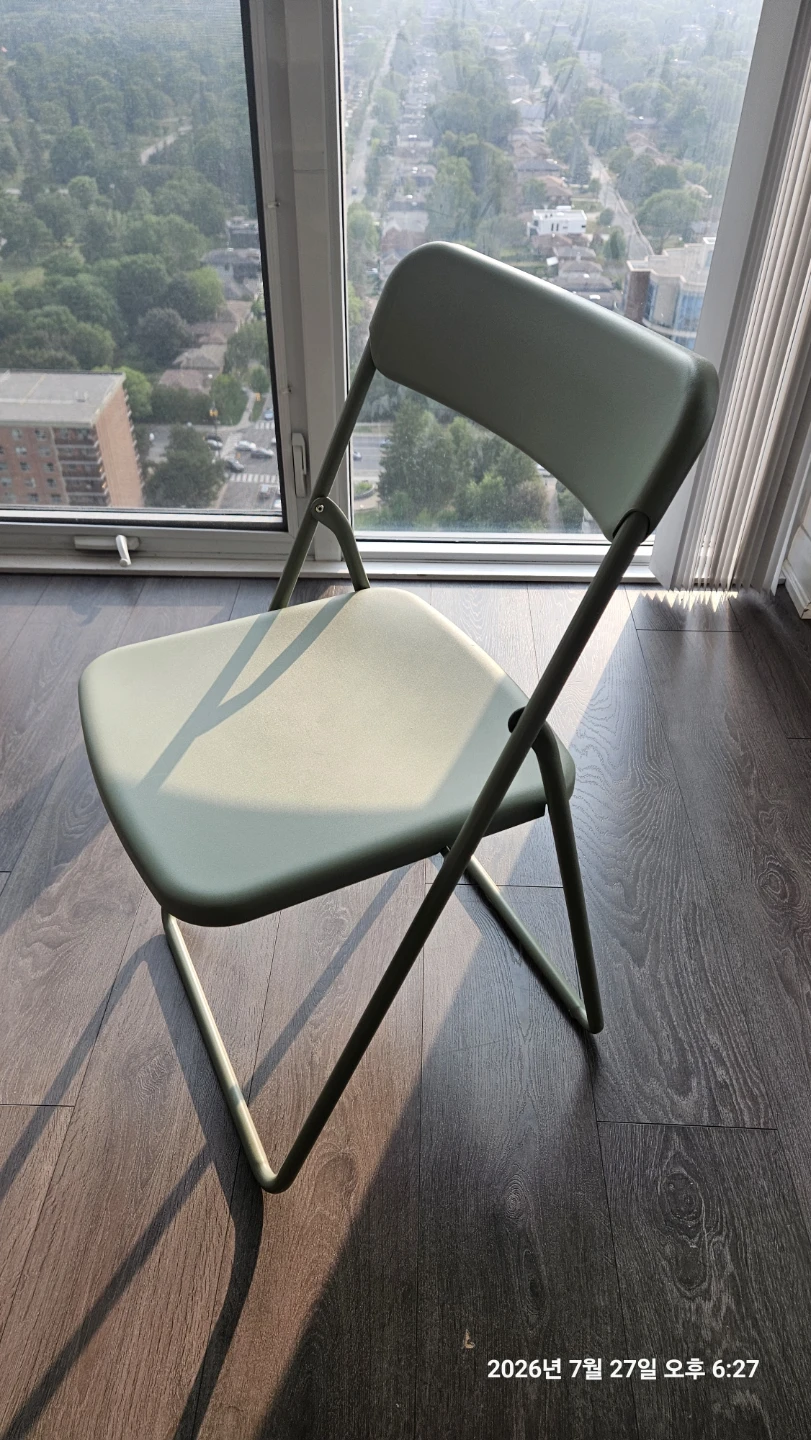 IKEA VIHALS Table and Folding Chair - photo 4