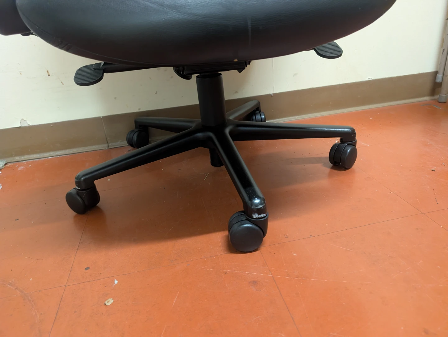 Black Faux Leather Office Chair - photo 5