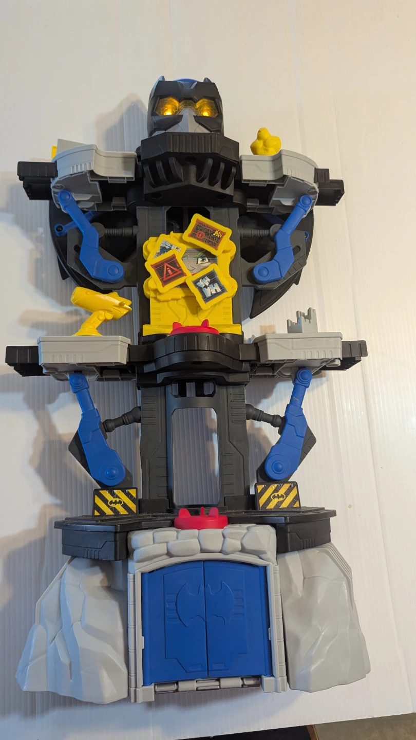 Batman Imaginext Batcave Playset