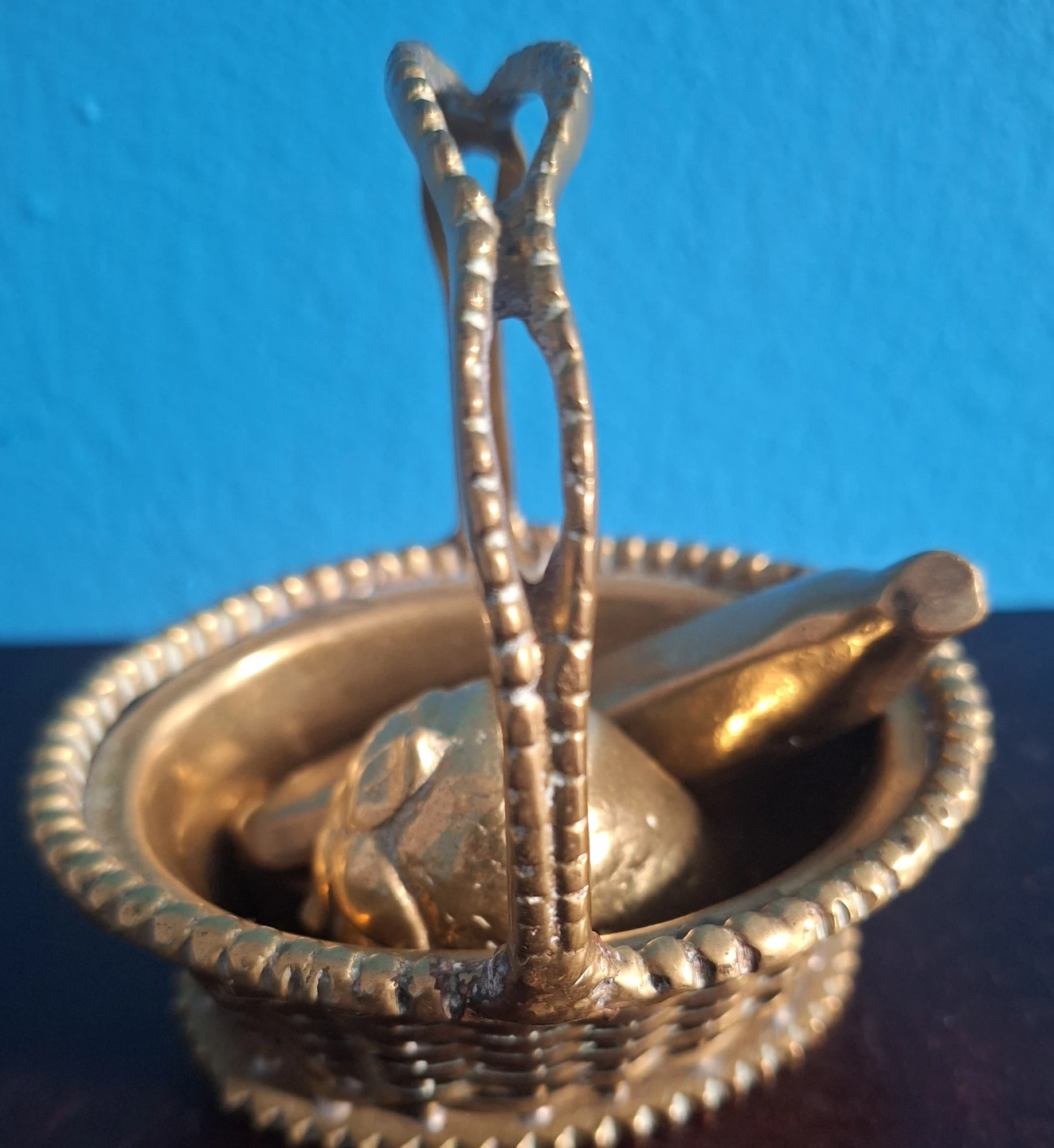 Brass Miniature Basket with Banana and Strawberry - photo 4