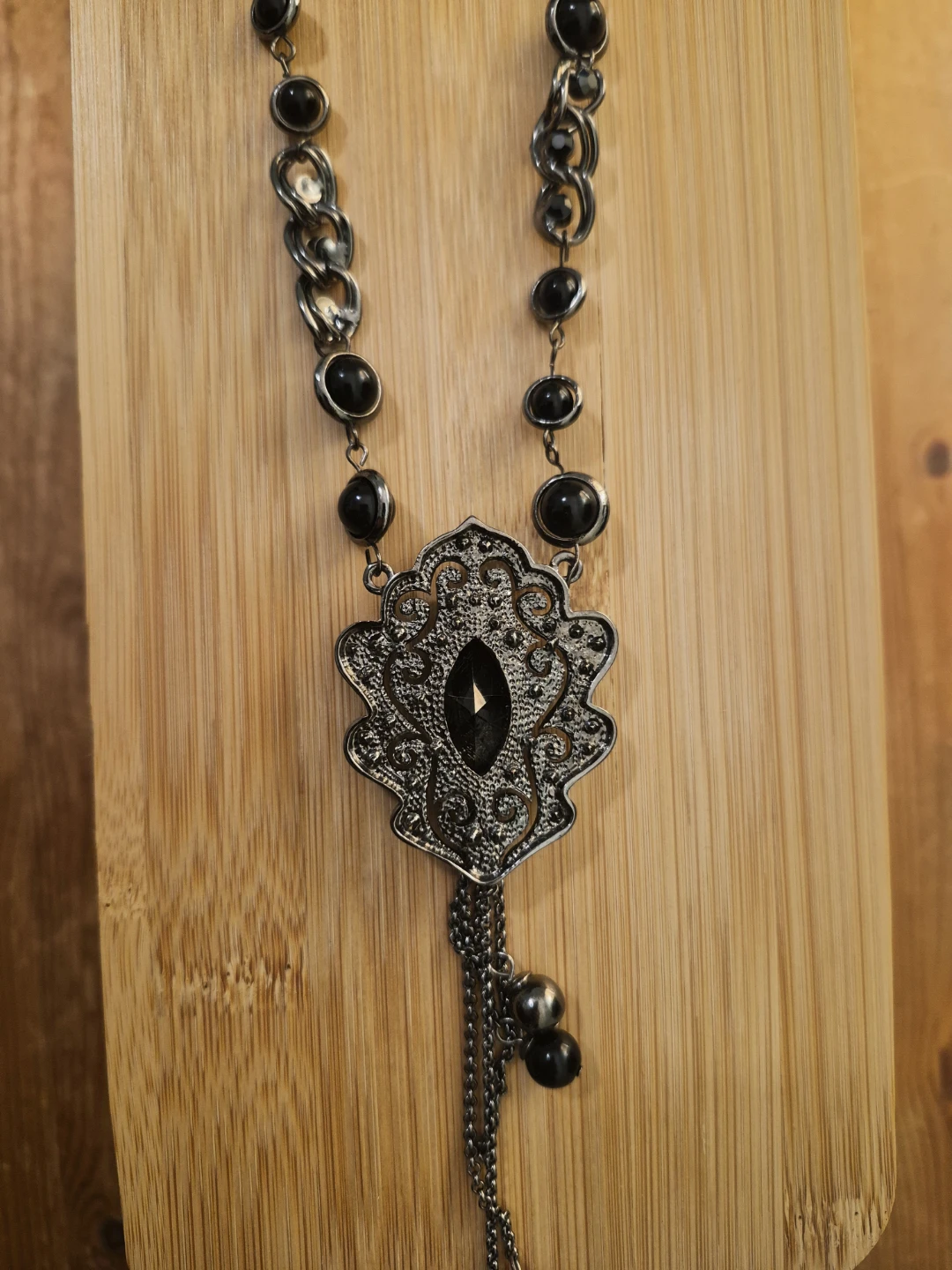Ornate Black Gemstone Pendant Necklace - photo 2