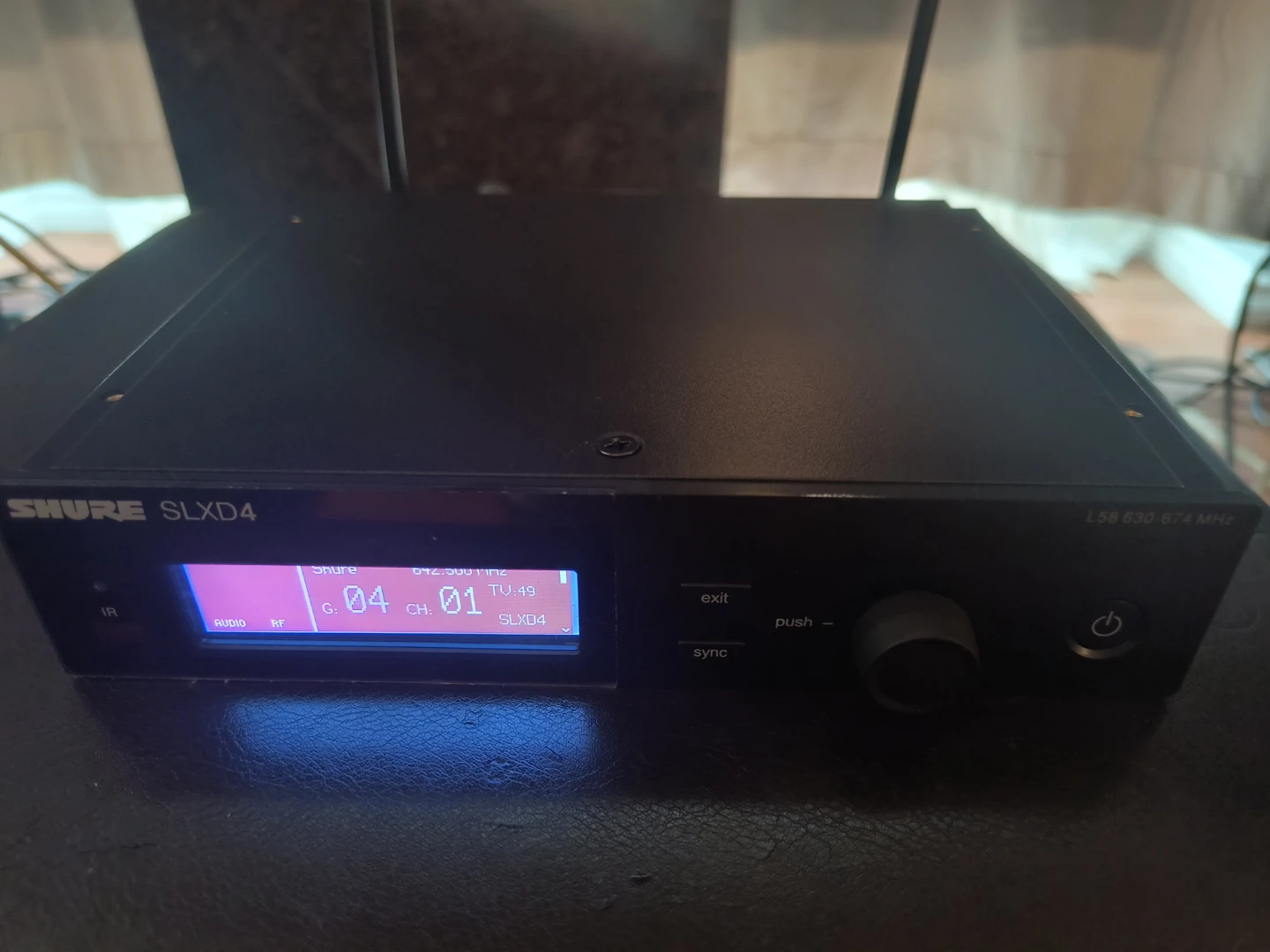 Brand new Shure SLX D4 Wireless Microphone System with Beta 87A - photo 5