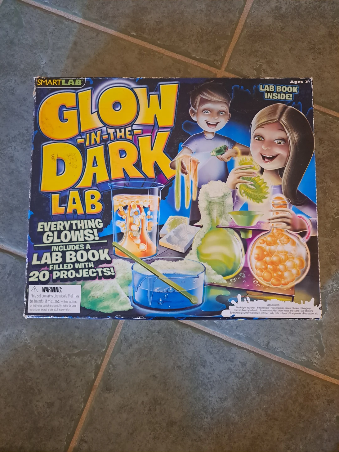 SmartLab Glow-in-the-Dark Lab Science Kit
