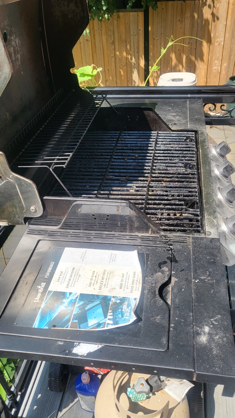 Char-Broil Gas Grill - photo 2