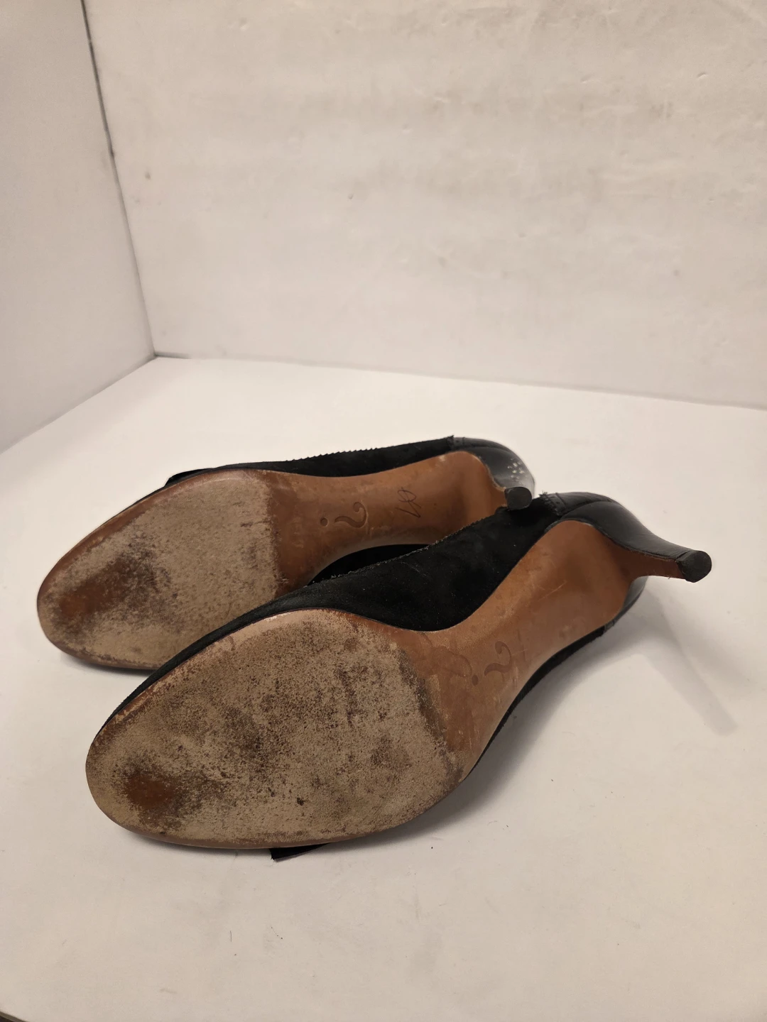 Moschino Black Suede Bow Heels - photo 5