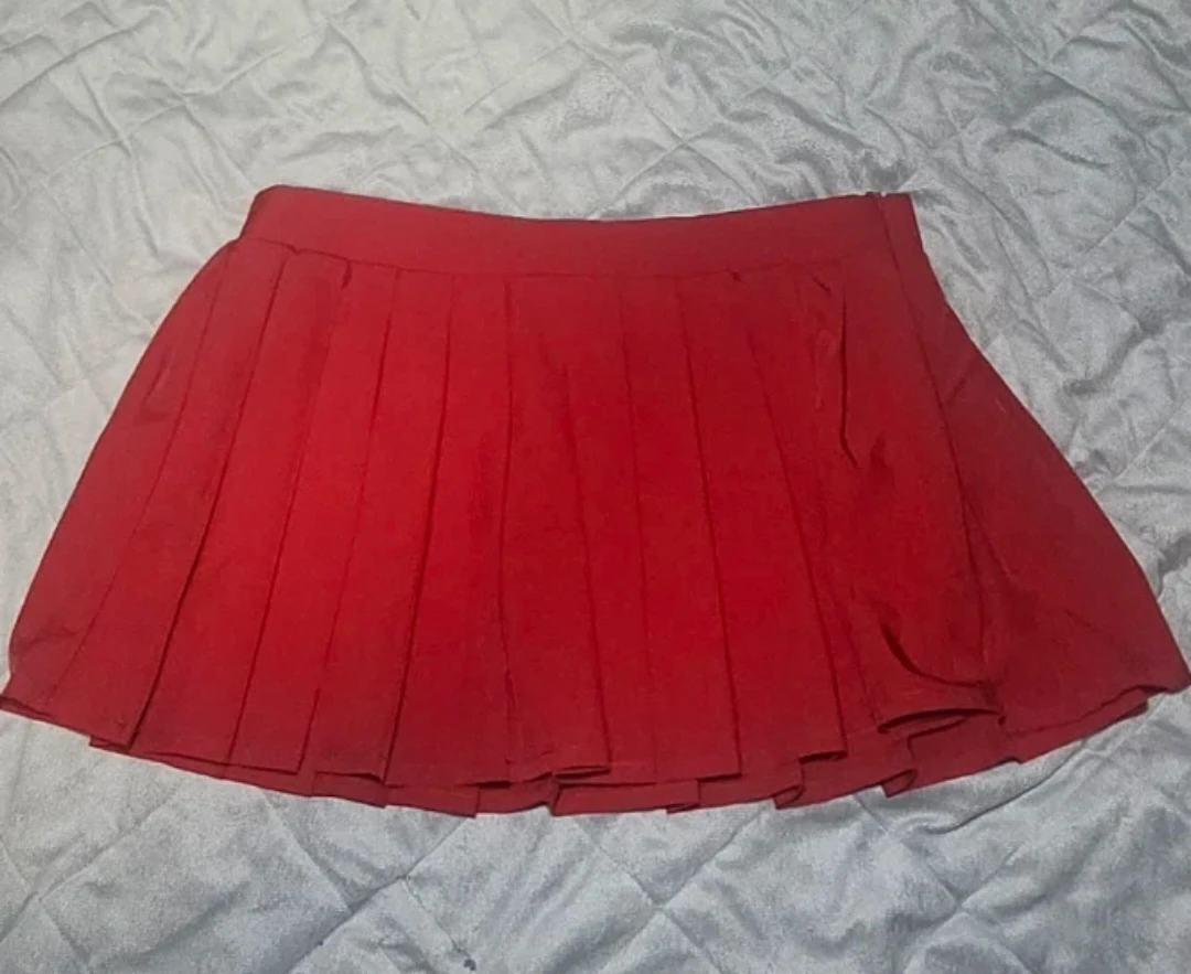 Streetwear Society Red Pleated skort!