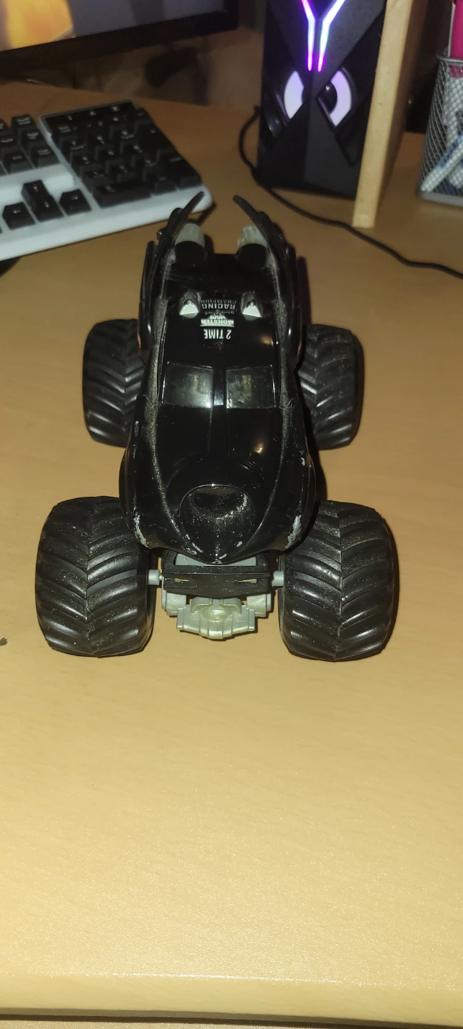 Hot Wheels Monster Jam Exclusive Batmobile Monster Truck