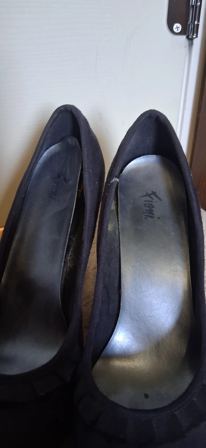 Women's navy Heels with Ruffle Detail - photo 3
