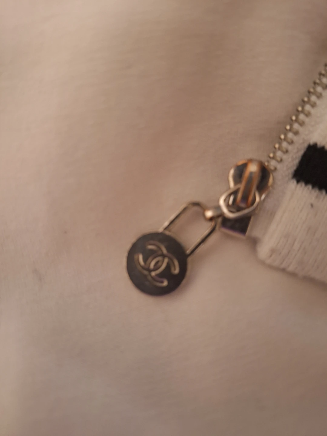 Chanel White Track Jacket - photo 4