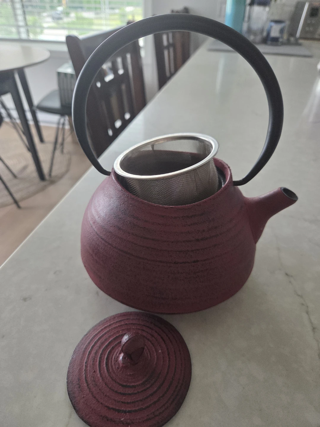 Maroon Cast Iron Teapot with Infuser