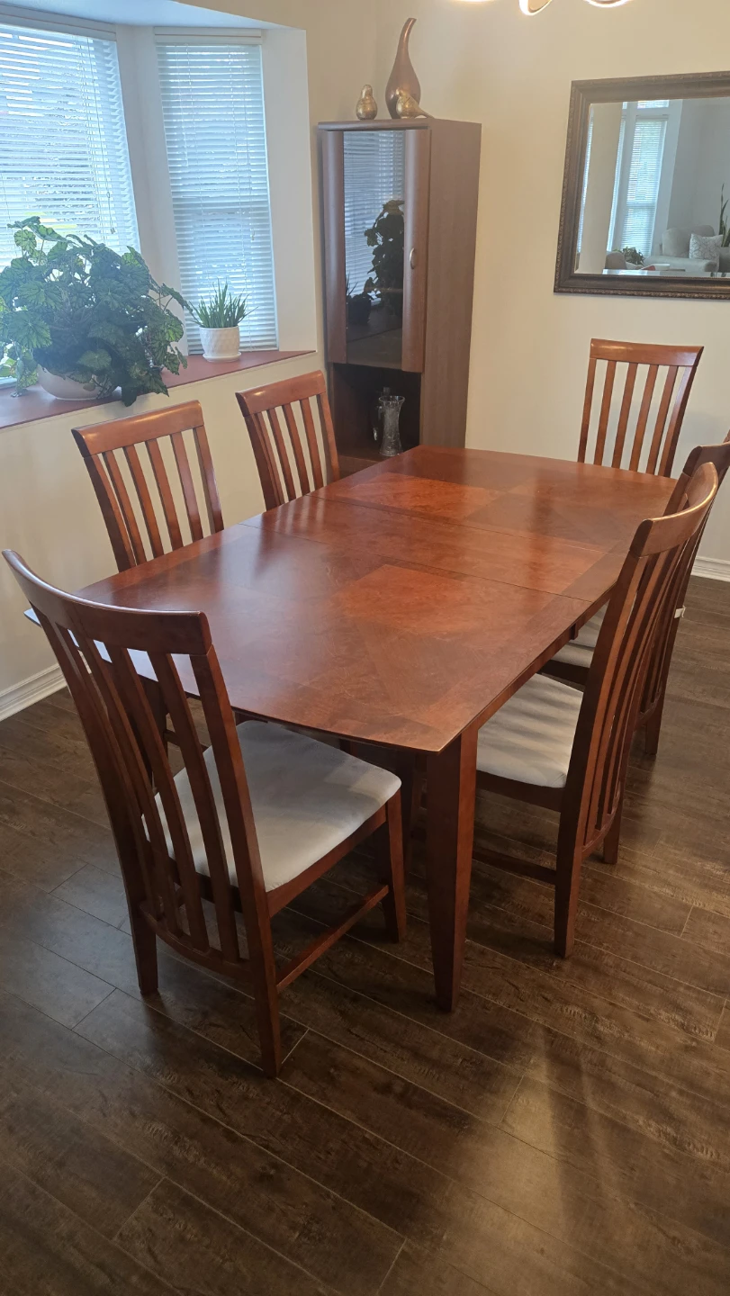 Expandable Wooden Dining Table and Chairs Set