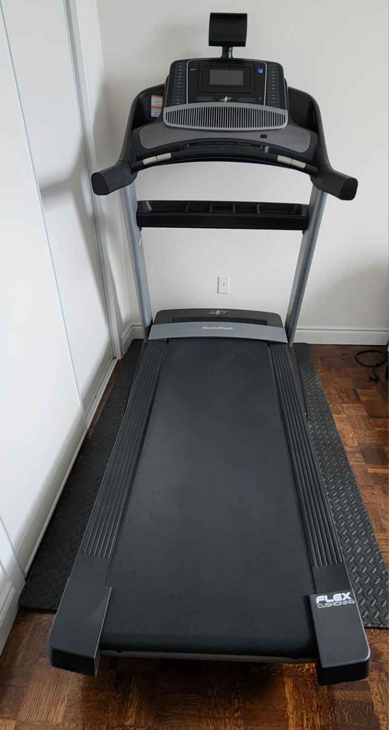 NordicTrack C/1750 Treadmill - photo 3