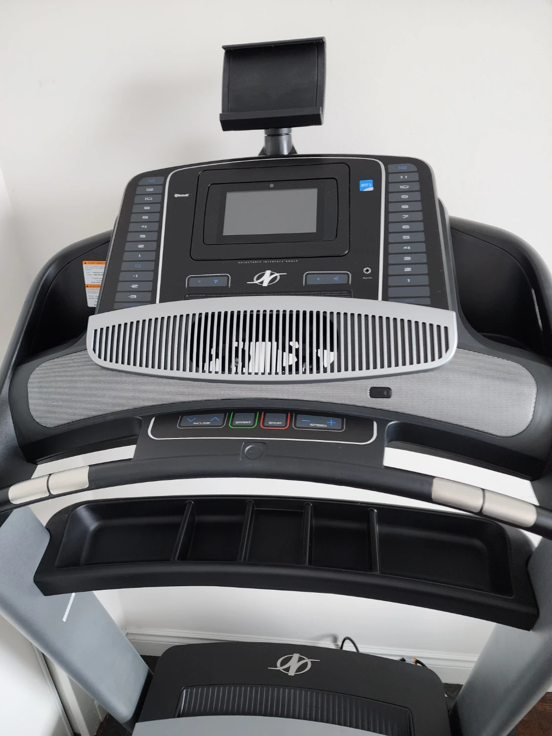NordicTrack C/1750 Treadmill - photo 5
