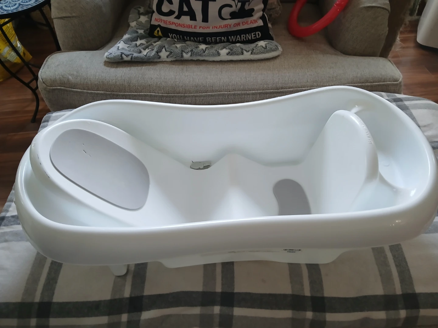 The First Years Sure Comfort Baby Bathtub