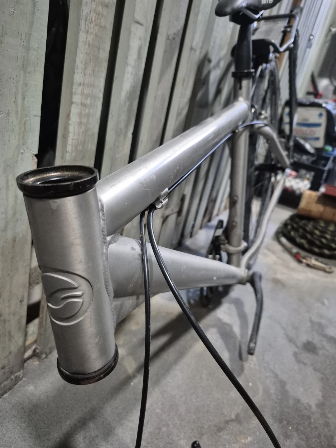 Giant "G" logo Aluminum Bike Frame