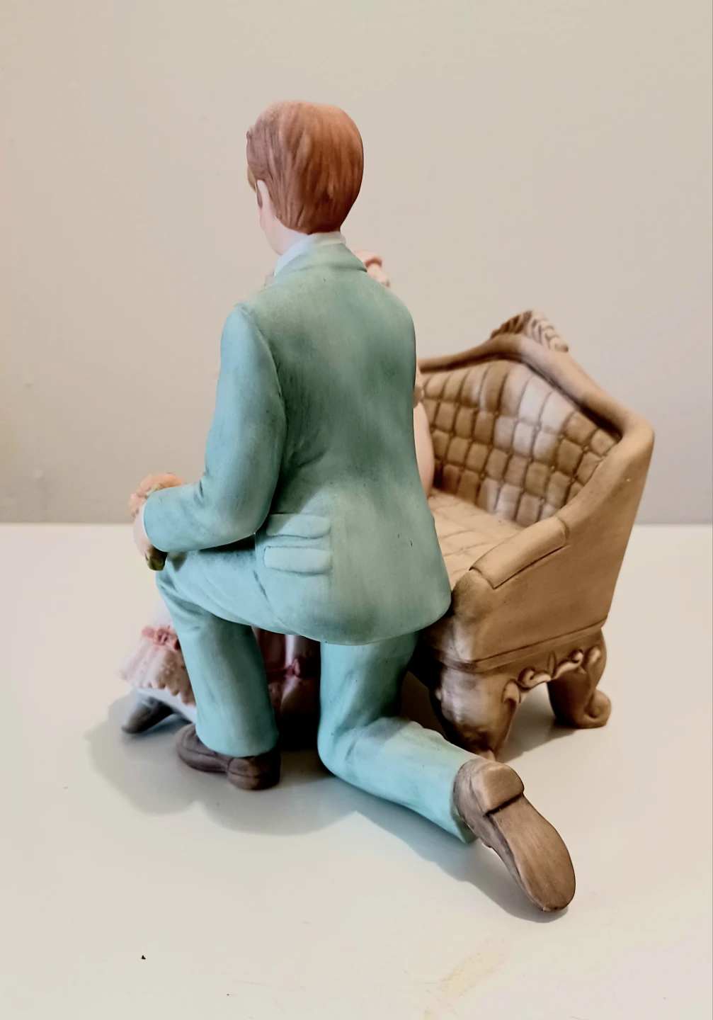 1984 Enesco Treasured Memories The Engagement Figurine - photo 3