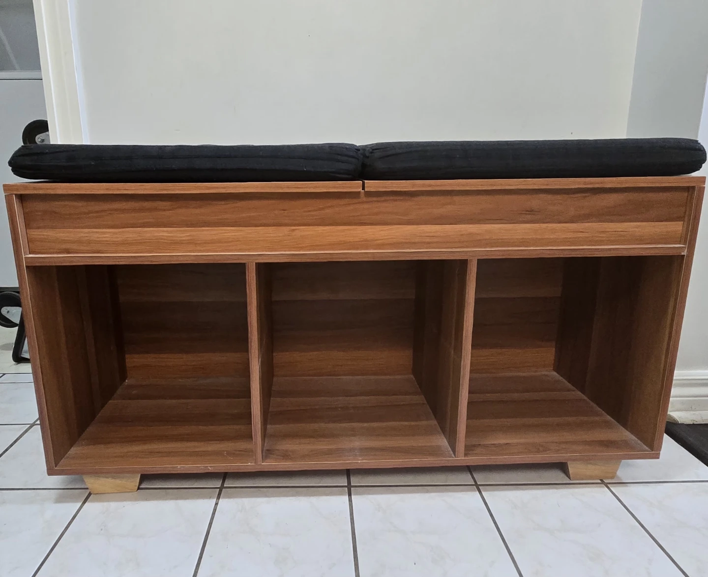 Shoe bench with storage,  cushions and compartments - photo 2