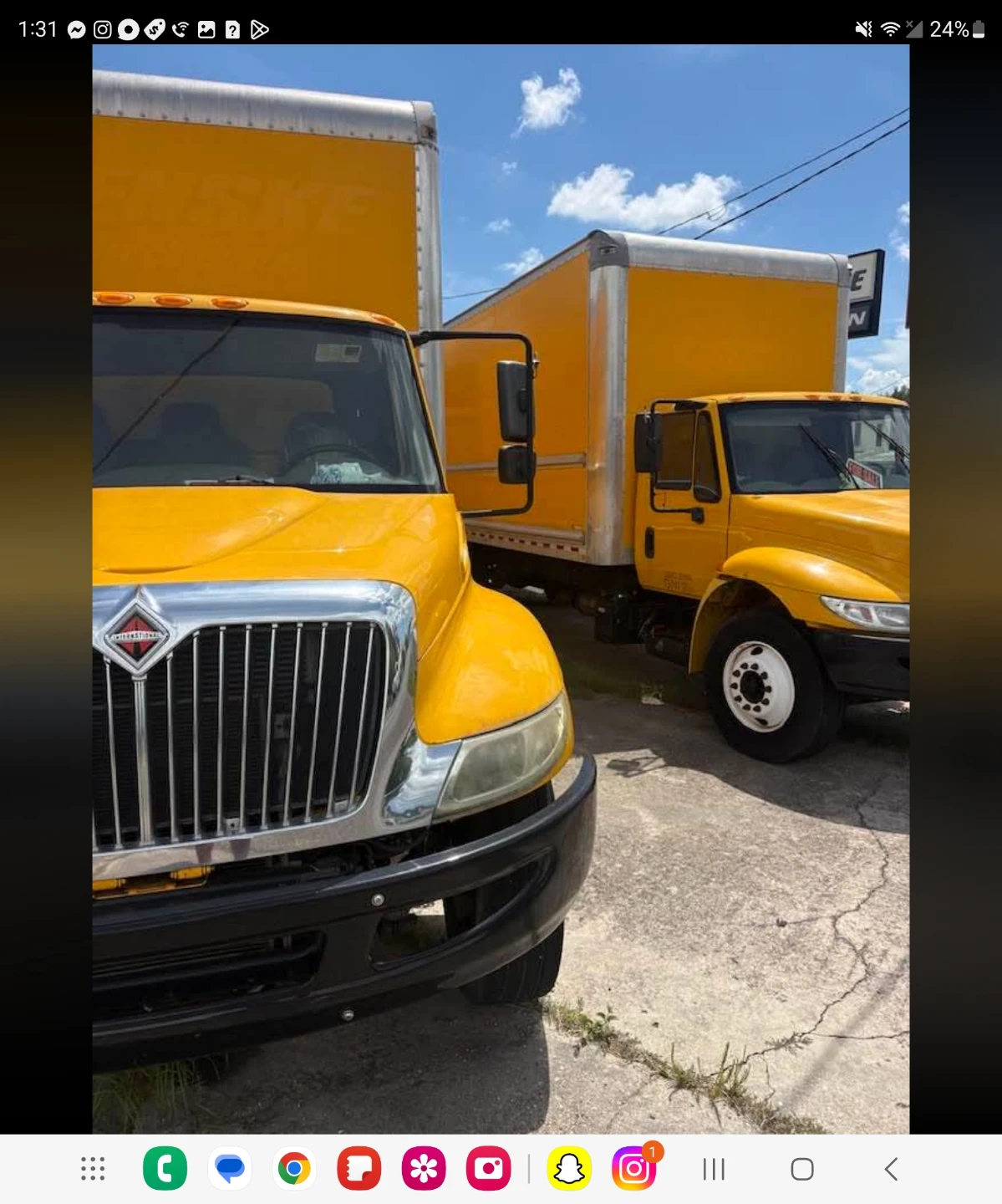 International Box Truck - photo 2