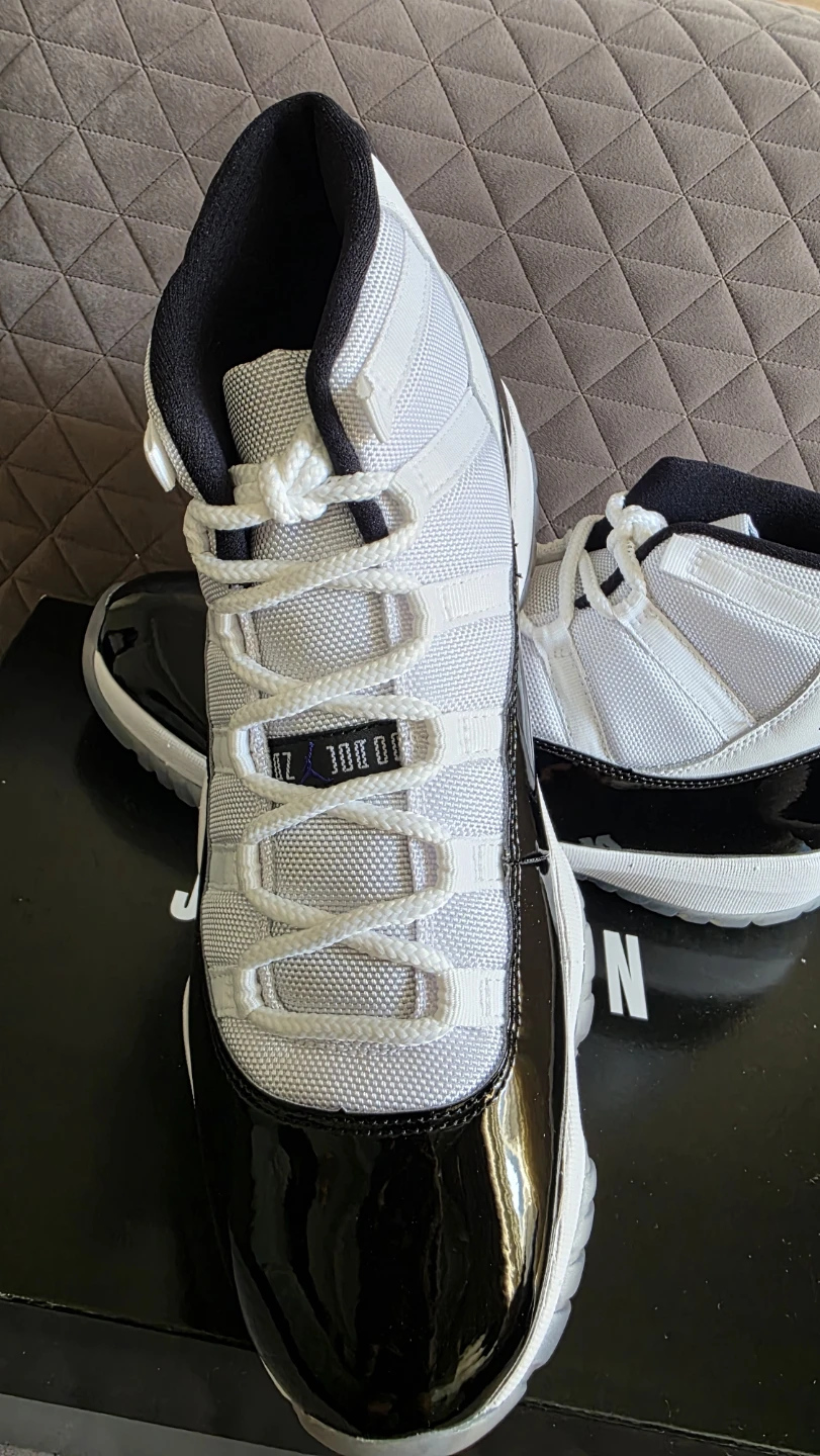 Air Jordan 11 Retro Concord - photo 4