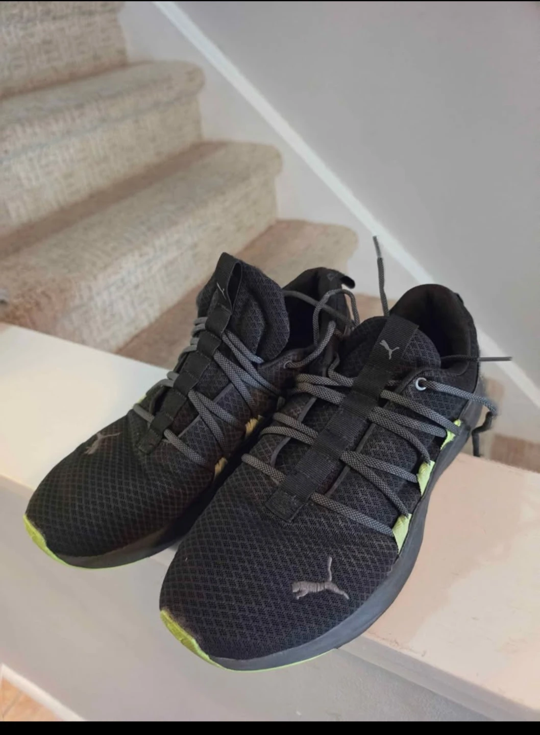 Puma Running Shoes - Black/Neon
