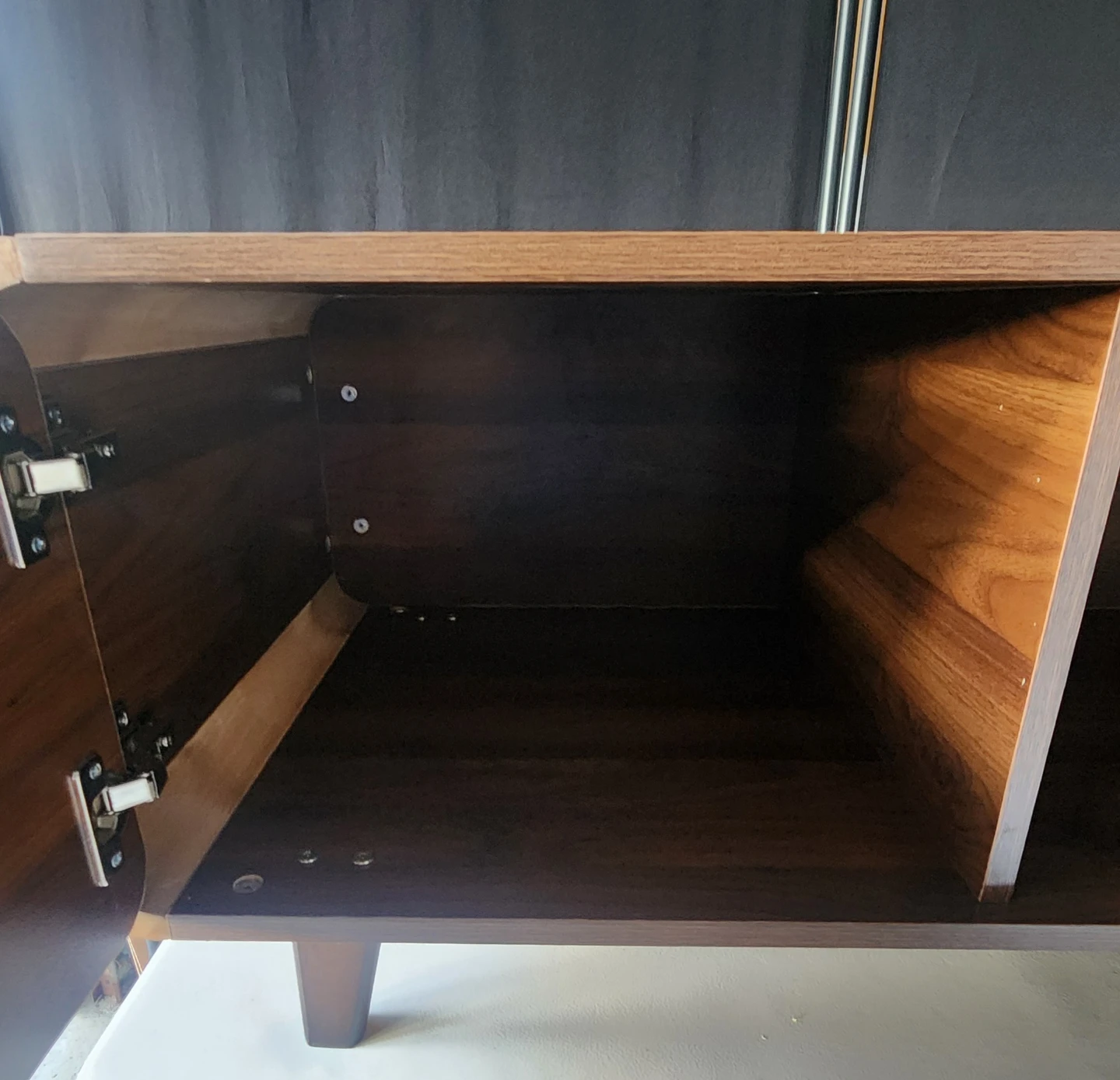 Modern Wooden Coffee Table with Storage - Brand New - photo 3