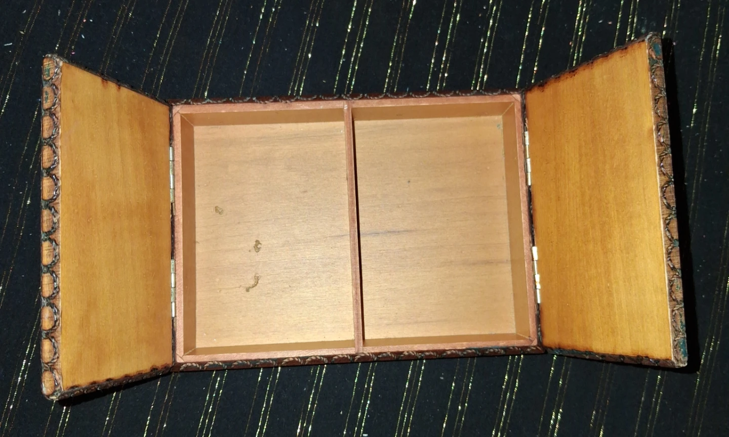 Wooden Card Holder Case - photo 2