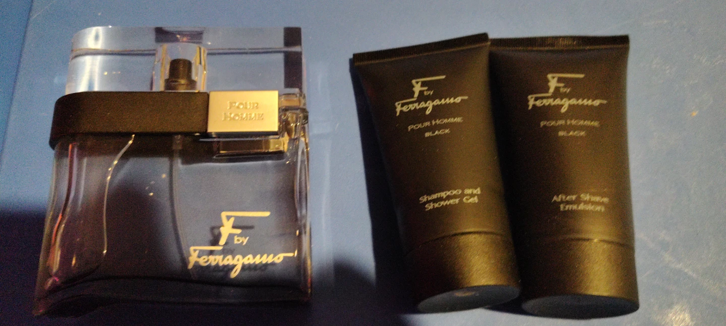 Salvatore Ferragamo Pour Homme Black Eau de Toilette Gift Set - photo 5