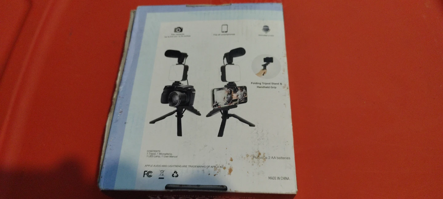 VLOGGER Tripod & Handheld Grip with LED Light and Microphone - photo 3