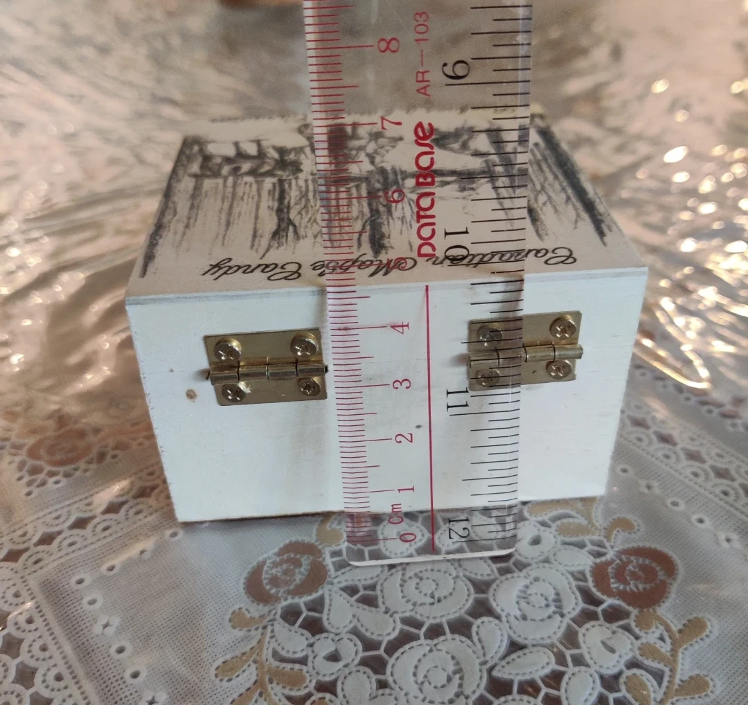 Canadian Maple Candy Wooden Box - photo 3