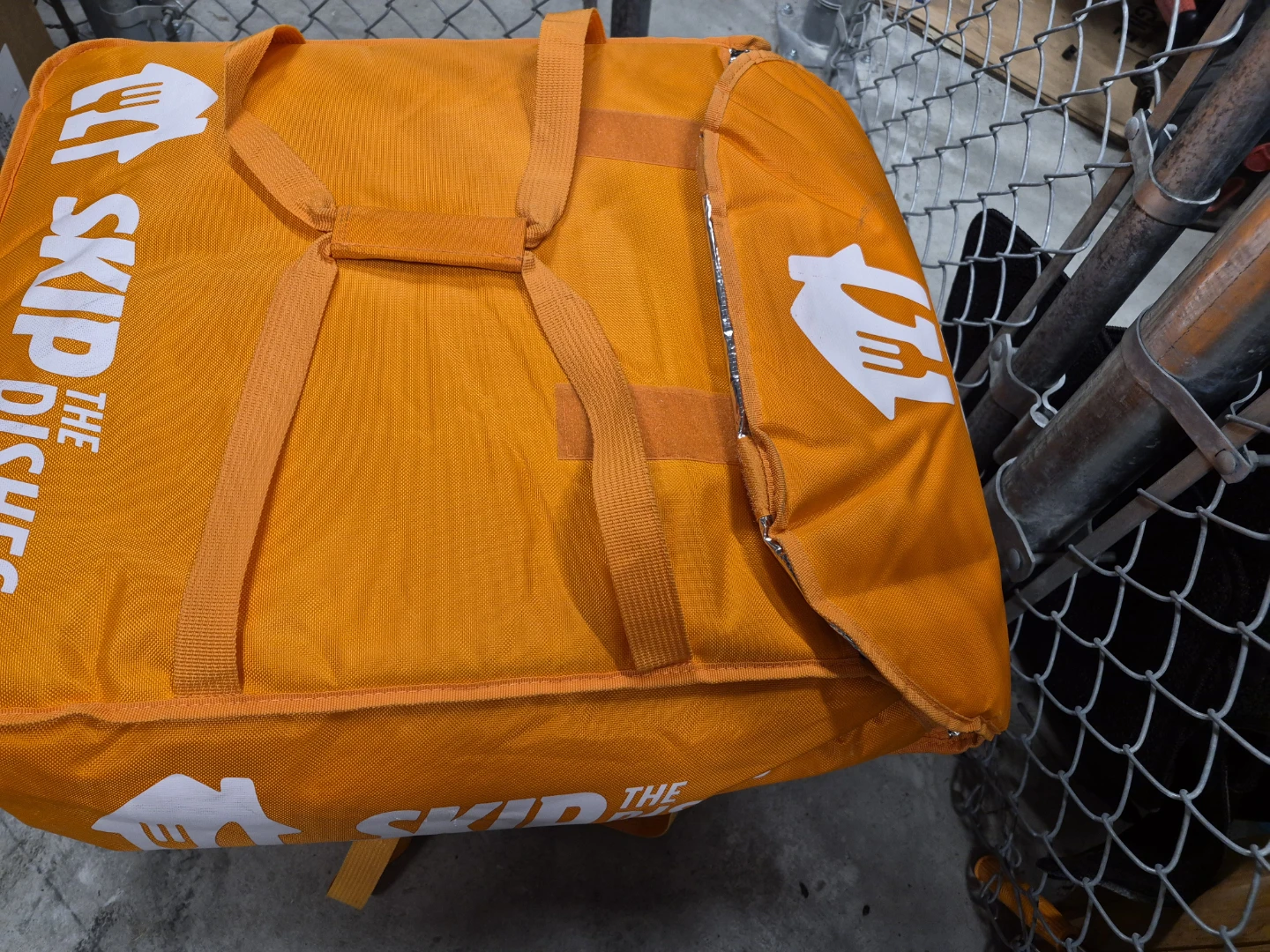 SkipTheDishes Delivery Bag with DoorDash Apron - photo 4