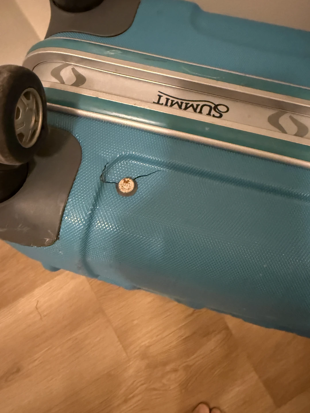 Summit brand hardside carry-on suitcase for sale - photo 4