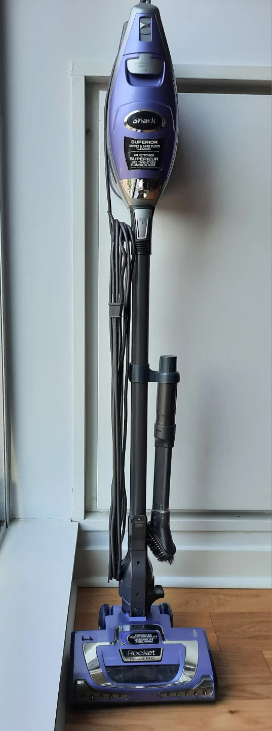 Shark Rocket Deluxe Pro Upright Vacuum - photo 2