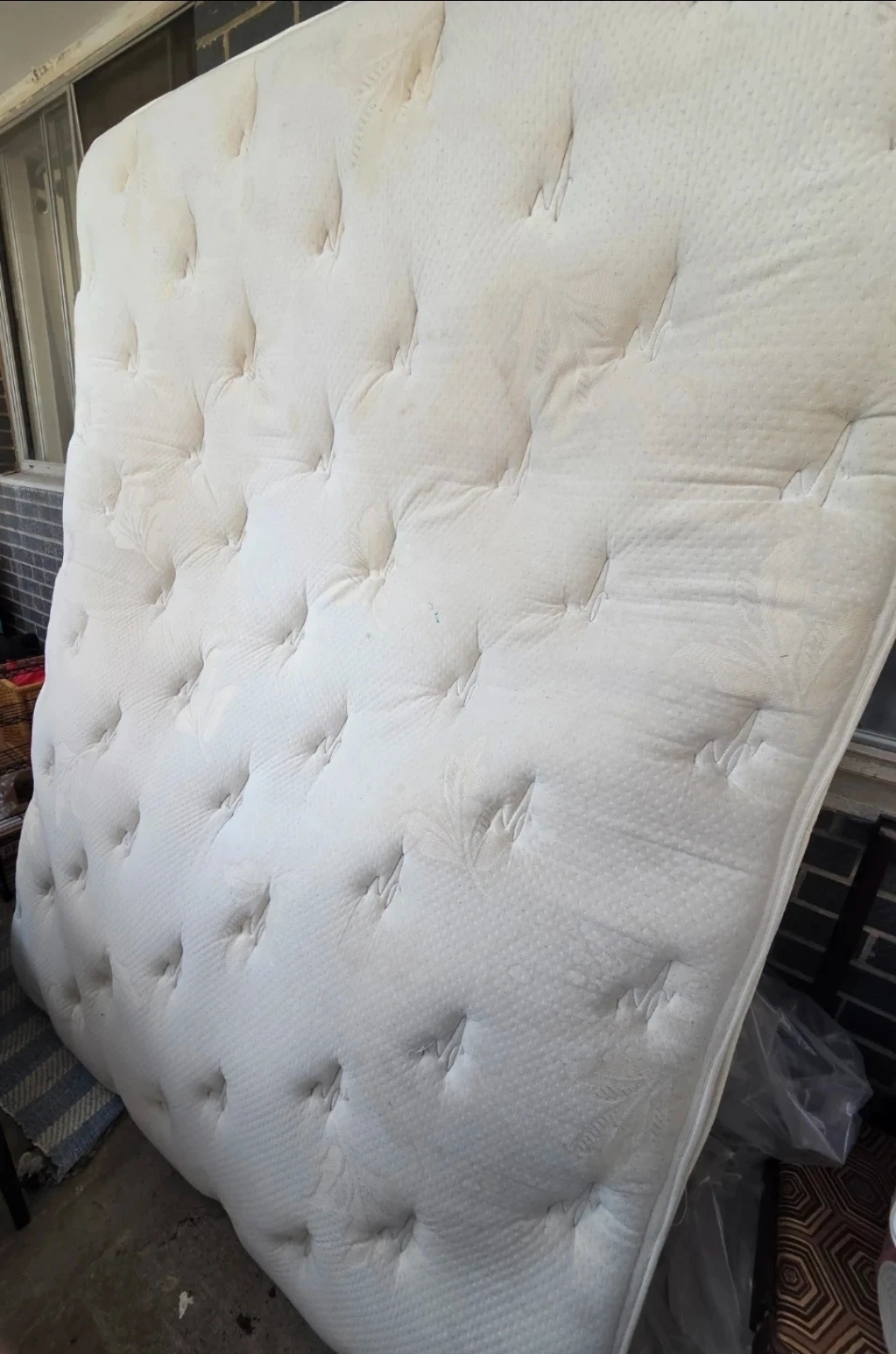 Queen mattress - photo 2