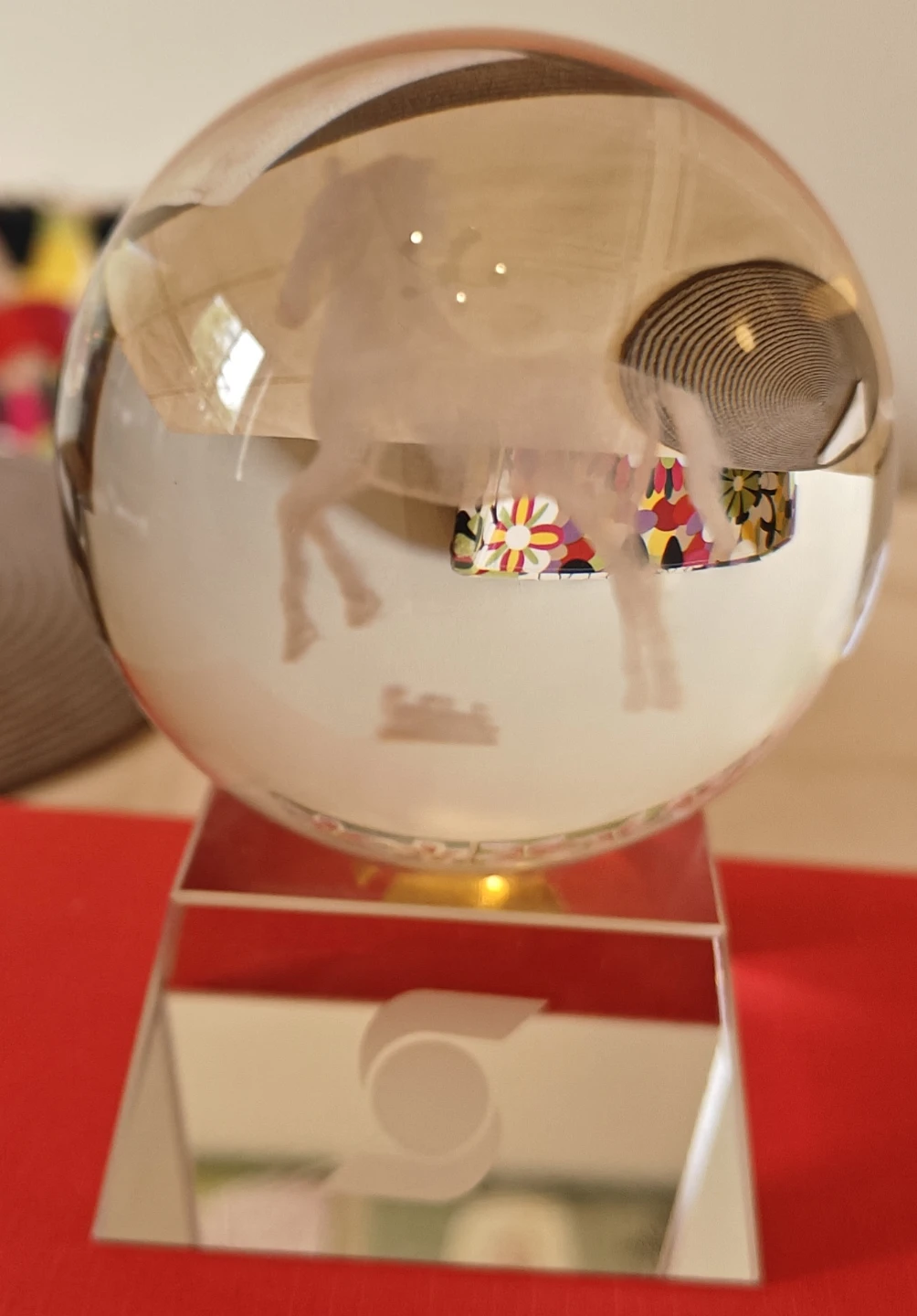 Crystal Horse Paperweight with Red Box - photo 3