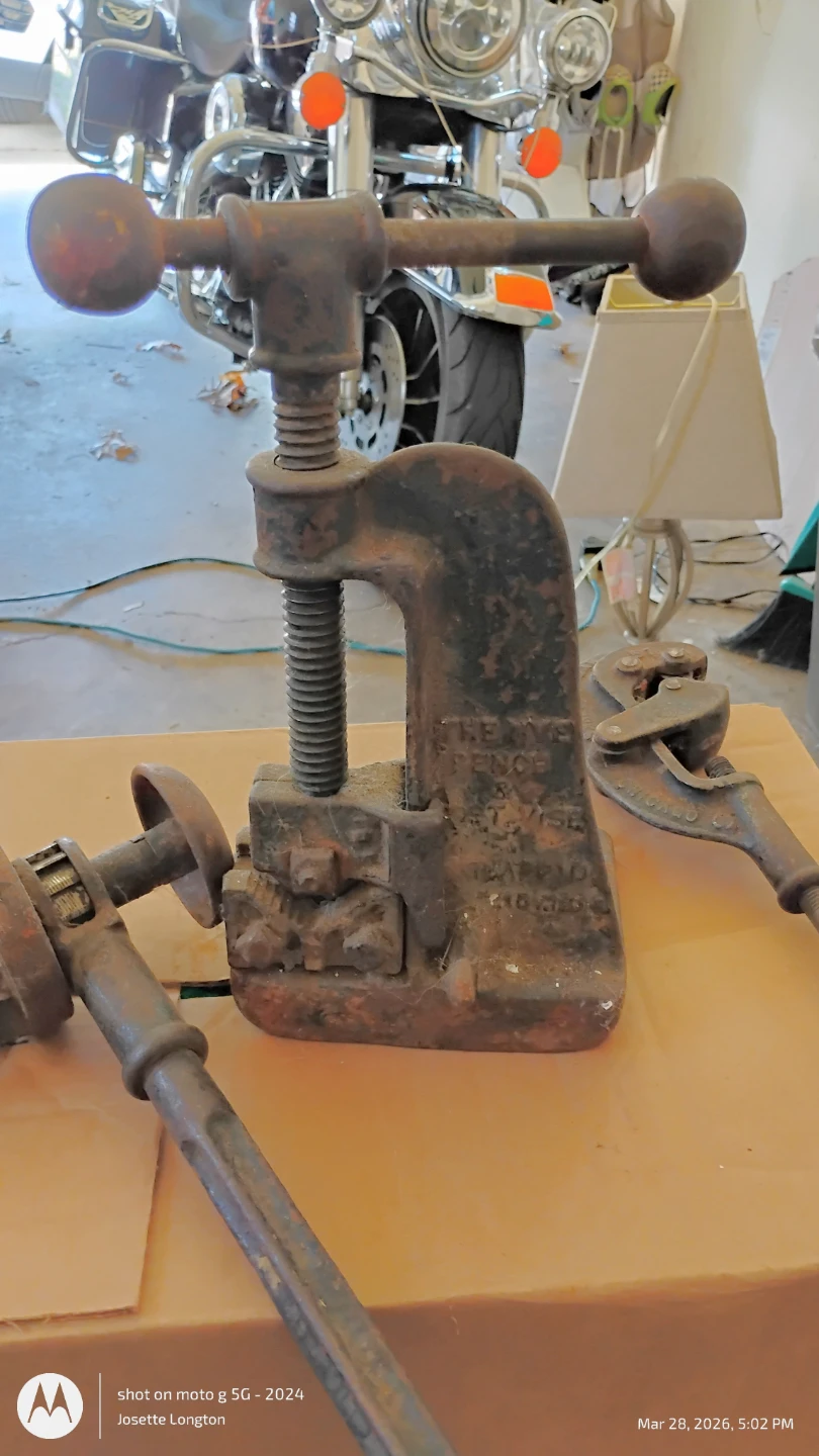 Vintage Prentiss Vise with Pipe Jaws - photo 2