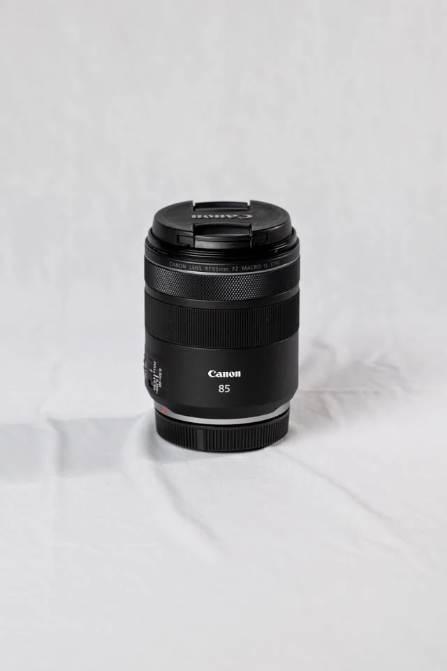 Canon RF 85mm f2 Macro IS STM - photo 5