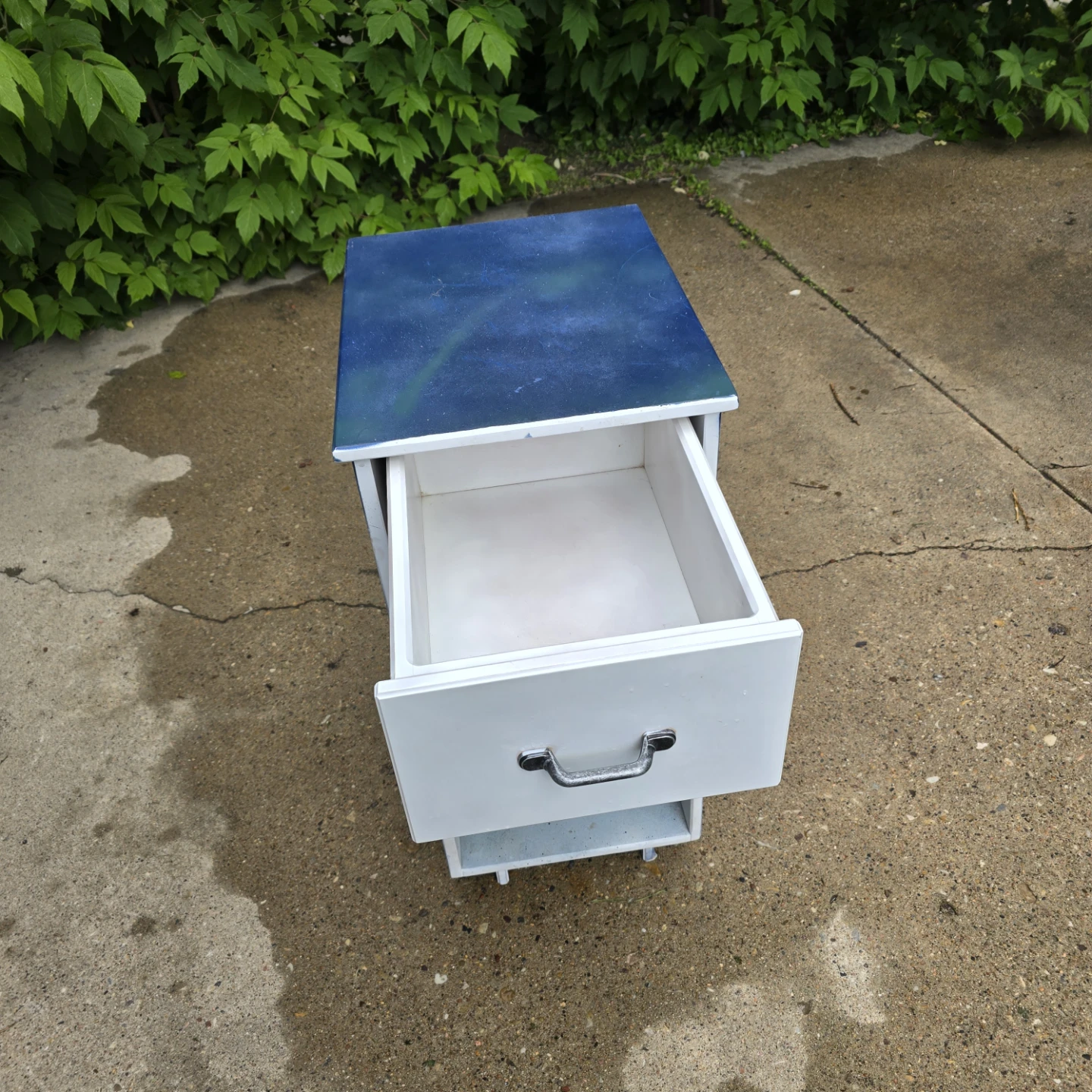 Nightstand - photo 2