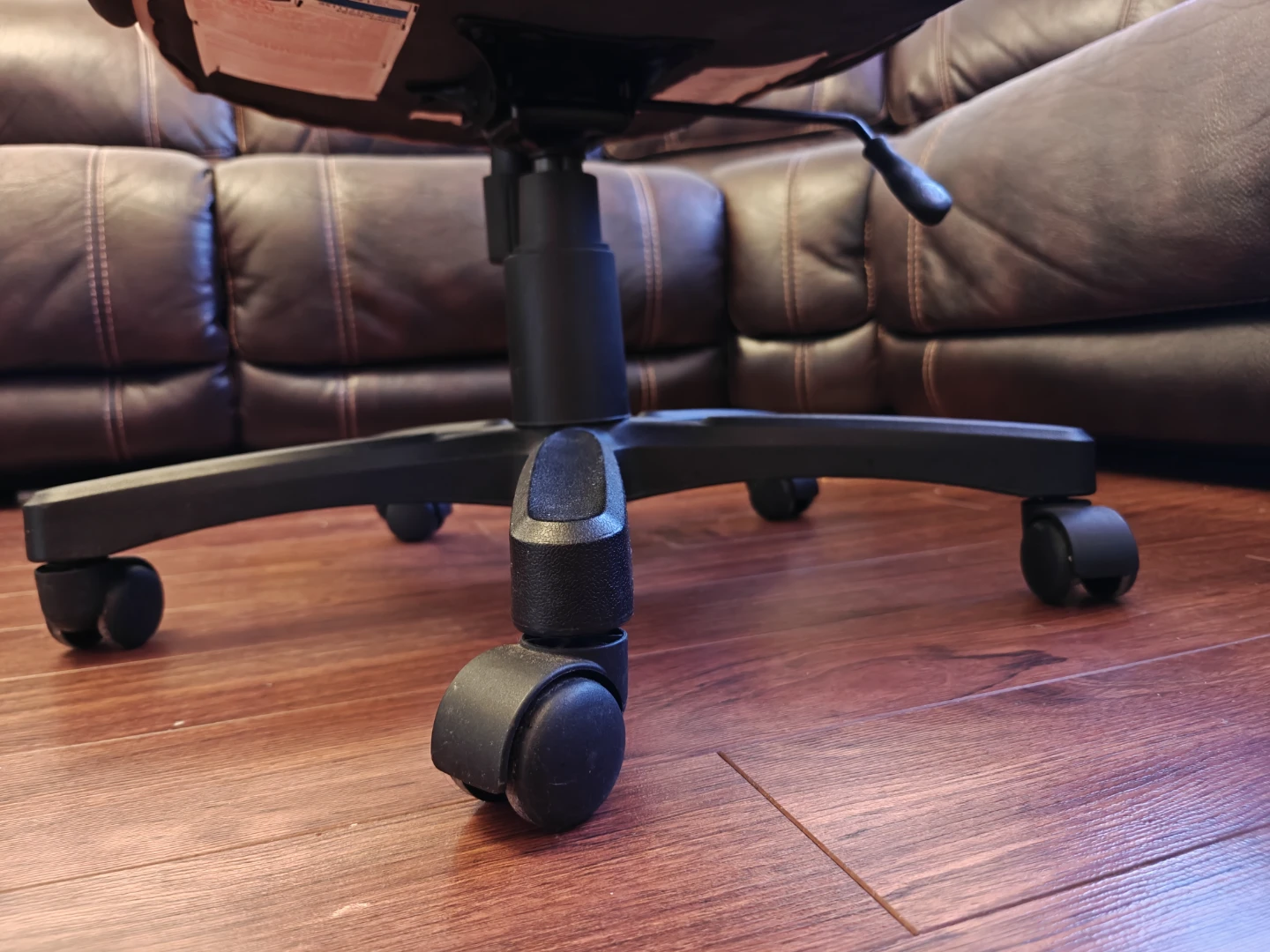 True innovation hight adjustable OFFICE Chair- Mint condition - photo 4