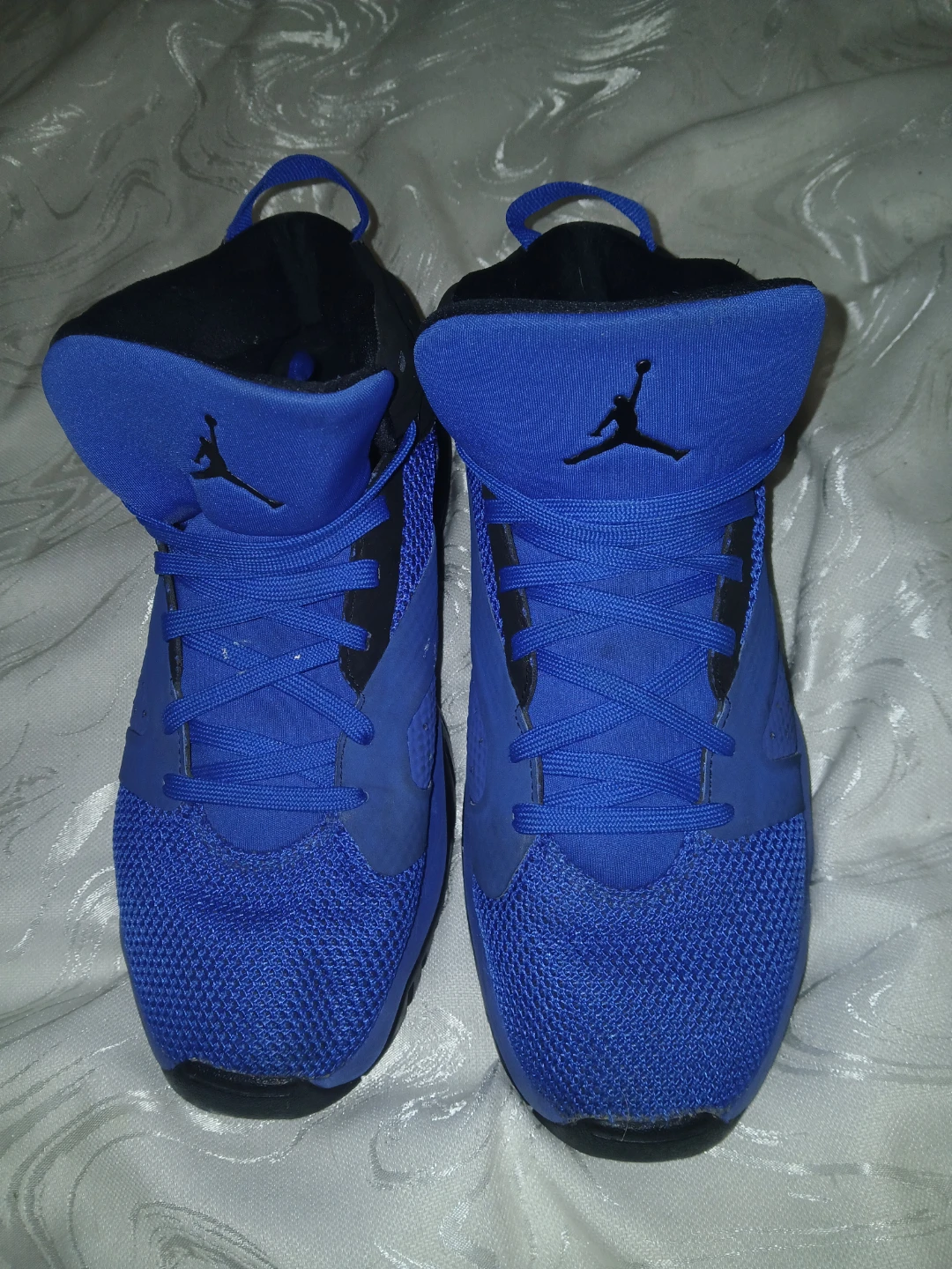 Jordans size 10.5 like new - photo 3
