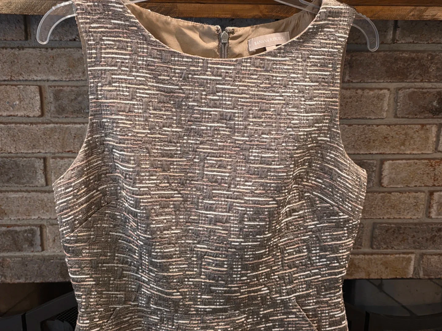 Banana Republic Taupe Sleeveless Textured Sheath Dress Size 8 - photo 4