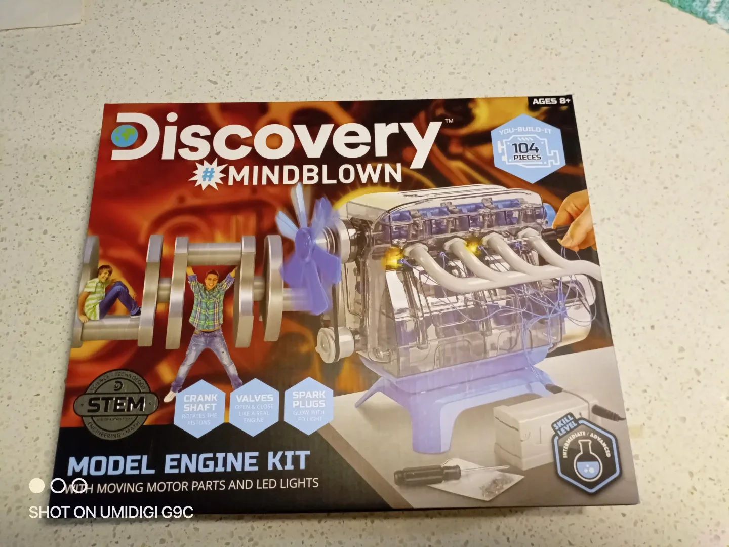 Discovery Mindblown Model Engine Kit with Moving Motor Parts